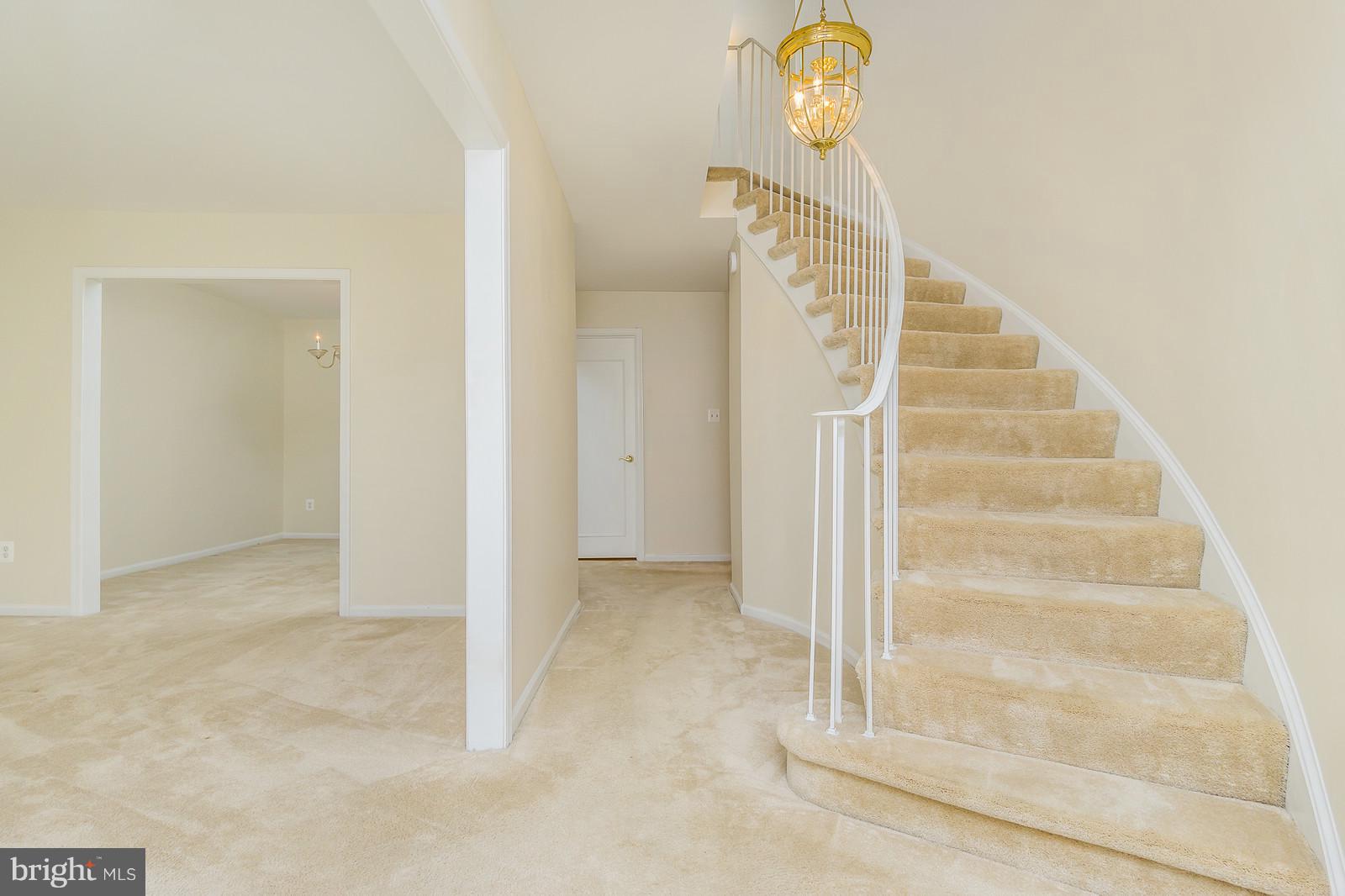 8517 Lakinhurst Lane Springfield, VA 22152 - Photo 6 of 26 Interior (General)