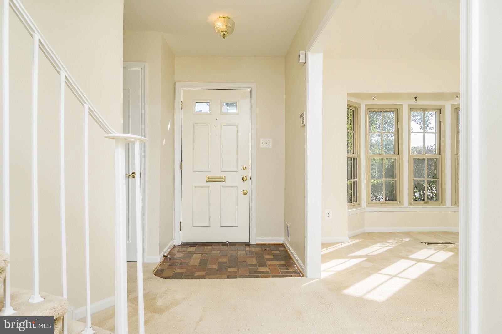8517 Lakinhurst Lane Springfield, VA 22152 - Photo 7 of 26 Interior (General)