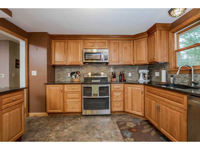18 Meadowbrook Road Richmond, RI 02898 - Photo 11 of 25 Kitchen.