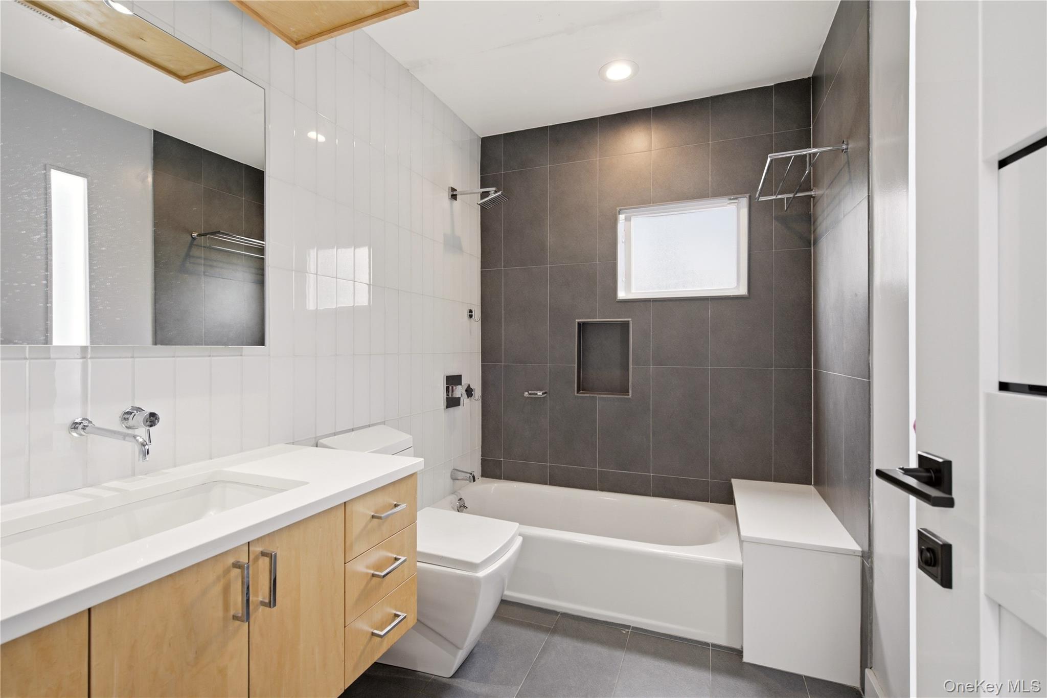 3 Engineers Road Roslyn, NY 11576 - Photo 17 of 33