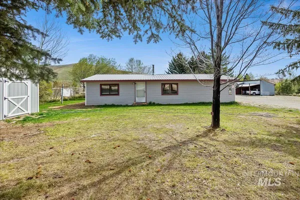 $399,000 | 102 Willow Creek Road, Fairfield, ID 83327