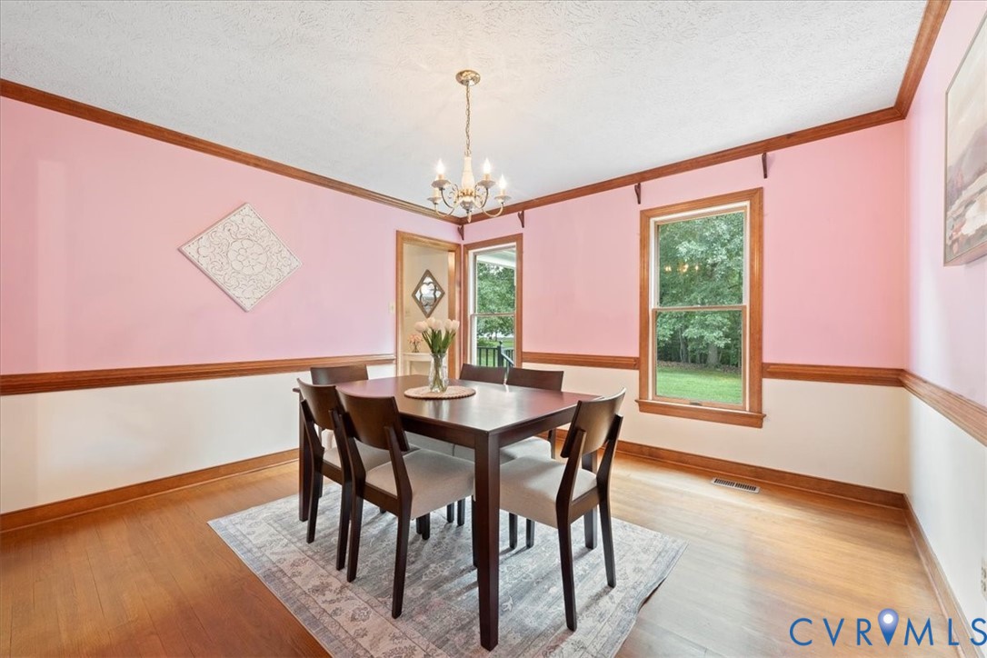 5170 Hurop Road Sandston, VA 23150 - Photo 13 of 20 Light and bright for wonderful family meals.