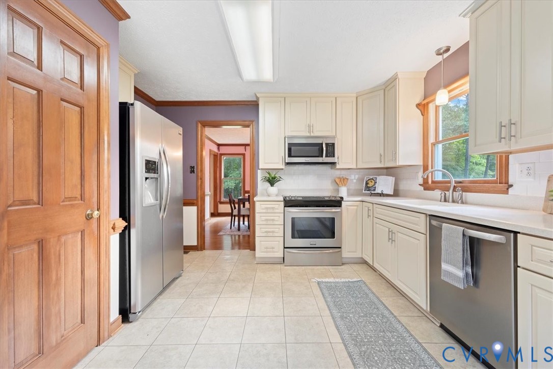 5170 Hurop Road Sandston, VA 23150 - Photo 10 of 20 Kitchen offers abundant cabinet space and a real p