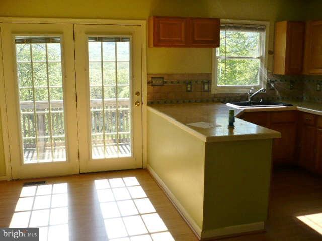 224 Mountainside Road Harpers Ferry, WV 25425 - Photo 10 of 19 Kitchen