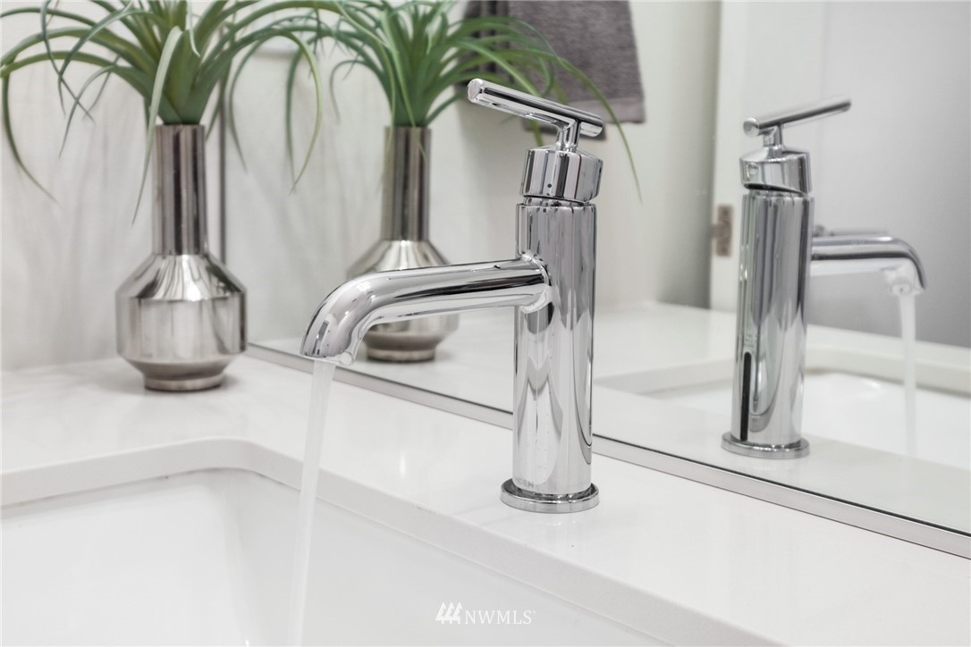 1326 East Spring Street Seattle, WA 98122 - Photo 6 of 35 Gallery Image 6