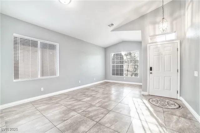 $2,550 | 1989 Songbird Court, Henderson, NV 89012