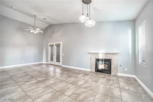 $2,550 | 1989 Songbird Court, Henderson, NV 89012