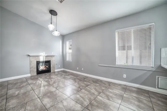 $2,550 | 1989 Songbird Court, Henderson, NV 89012