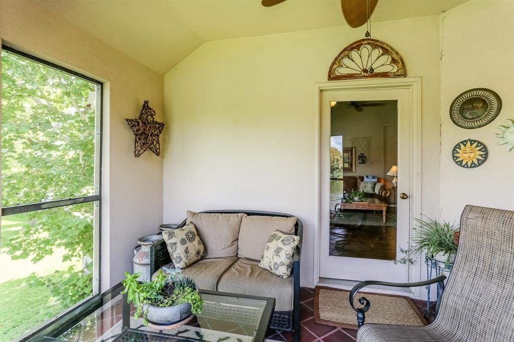 4144 Greystone Way, Unit 306 Sugar Land, TX 77479 - Photo 11 of 11 a living room with furniture and a potted plant