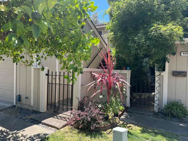 $549,999 | 405 Thistle Circle, Martinez, CA 94553