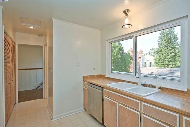 $549,999 | 405 Thistle Circle, Martinez, CA 94553