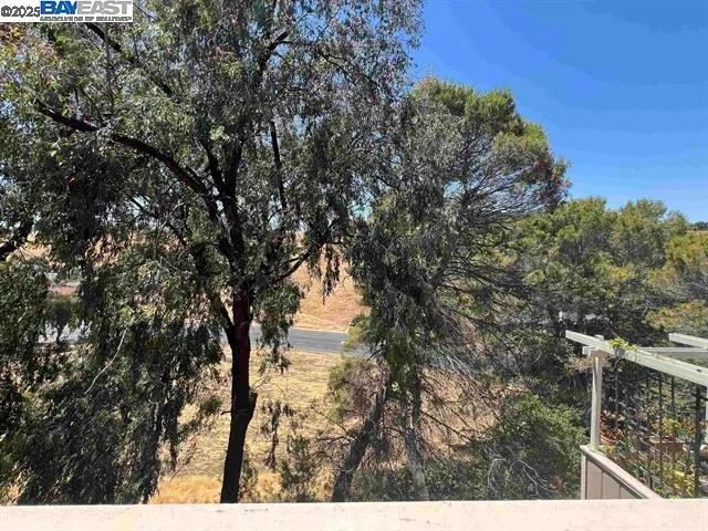 $549,999 | 405 Thistle Circle, Martinez, CA 94553