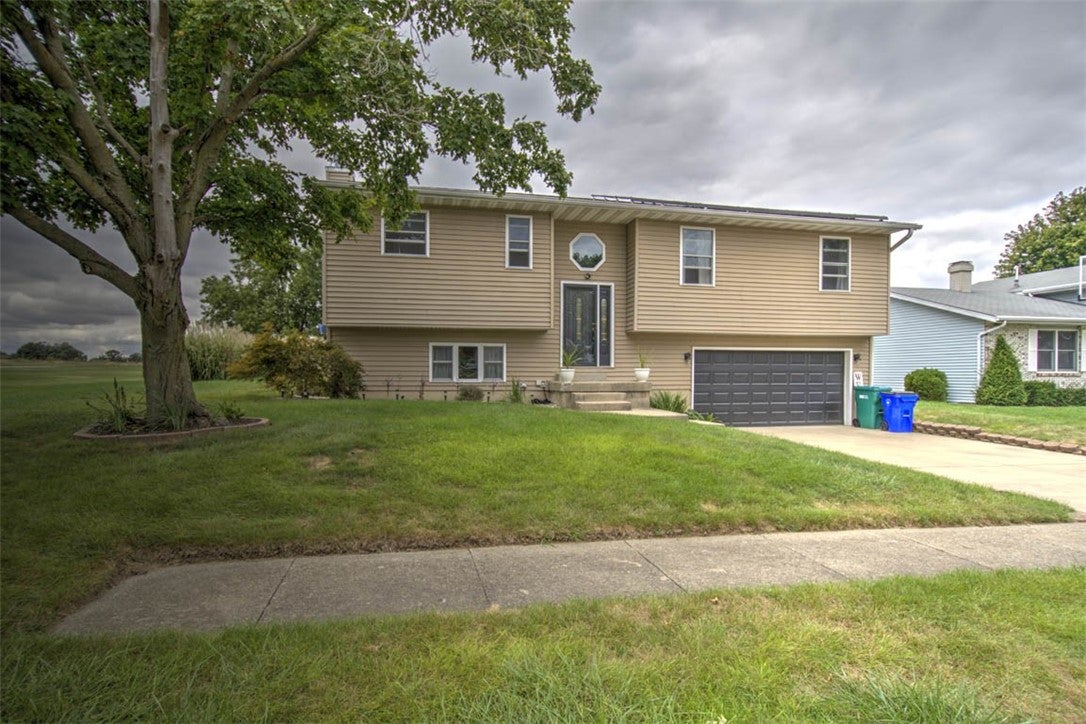 2797 Deerpath Park Drive Decatur, IL 62521 - Photo 3 of 30 Gallery Image 3