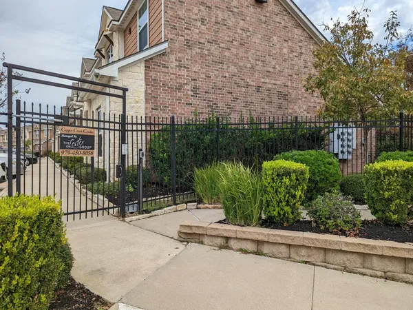 $2,200 | 301 Southwest Parkway, Unit 334, College Station, TX 77840