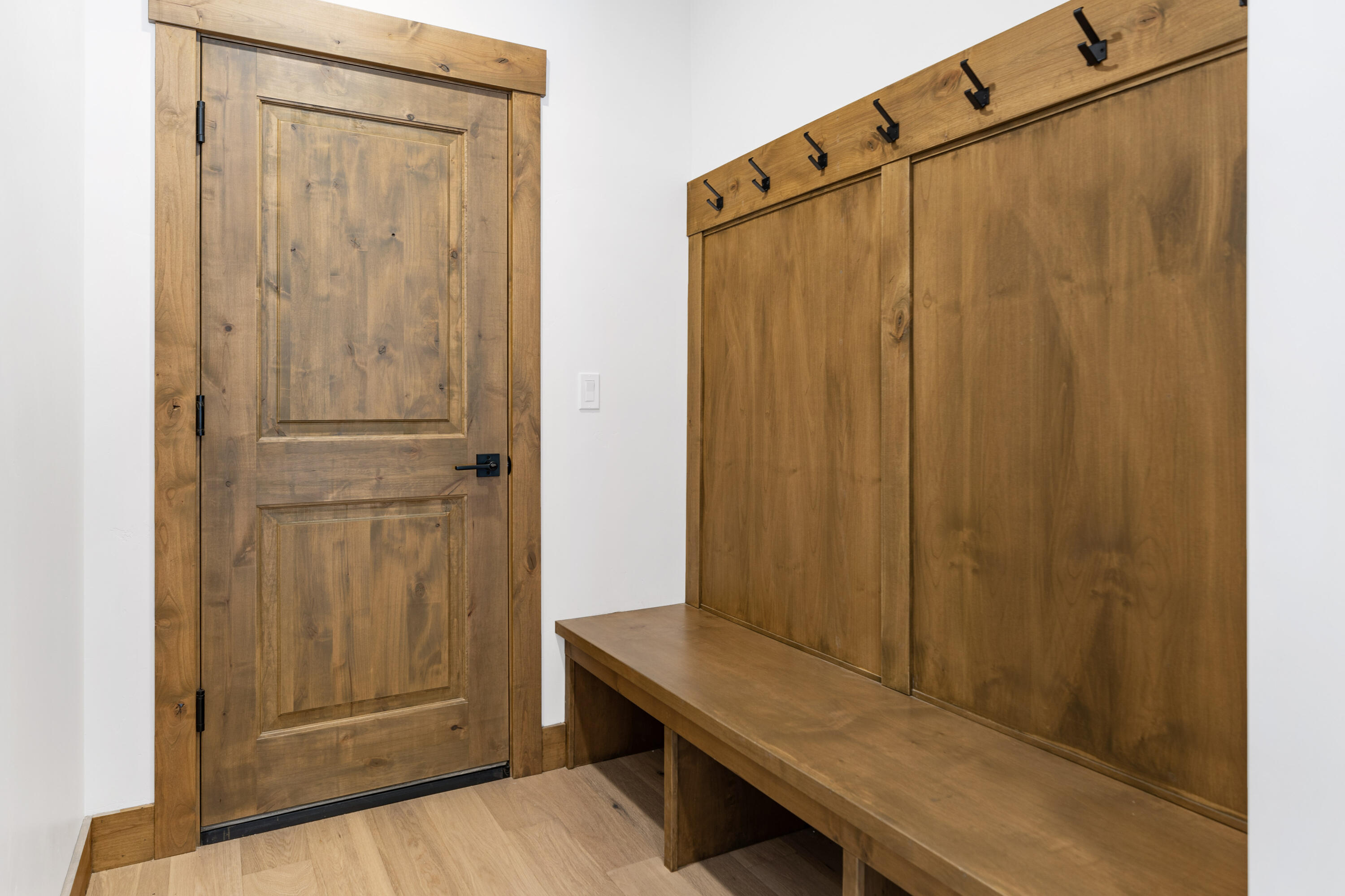 17815 Preservation Loop, Unit 459 Bend, OR 97707 - Photo 39 of 53 Mudroom