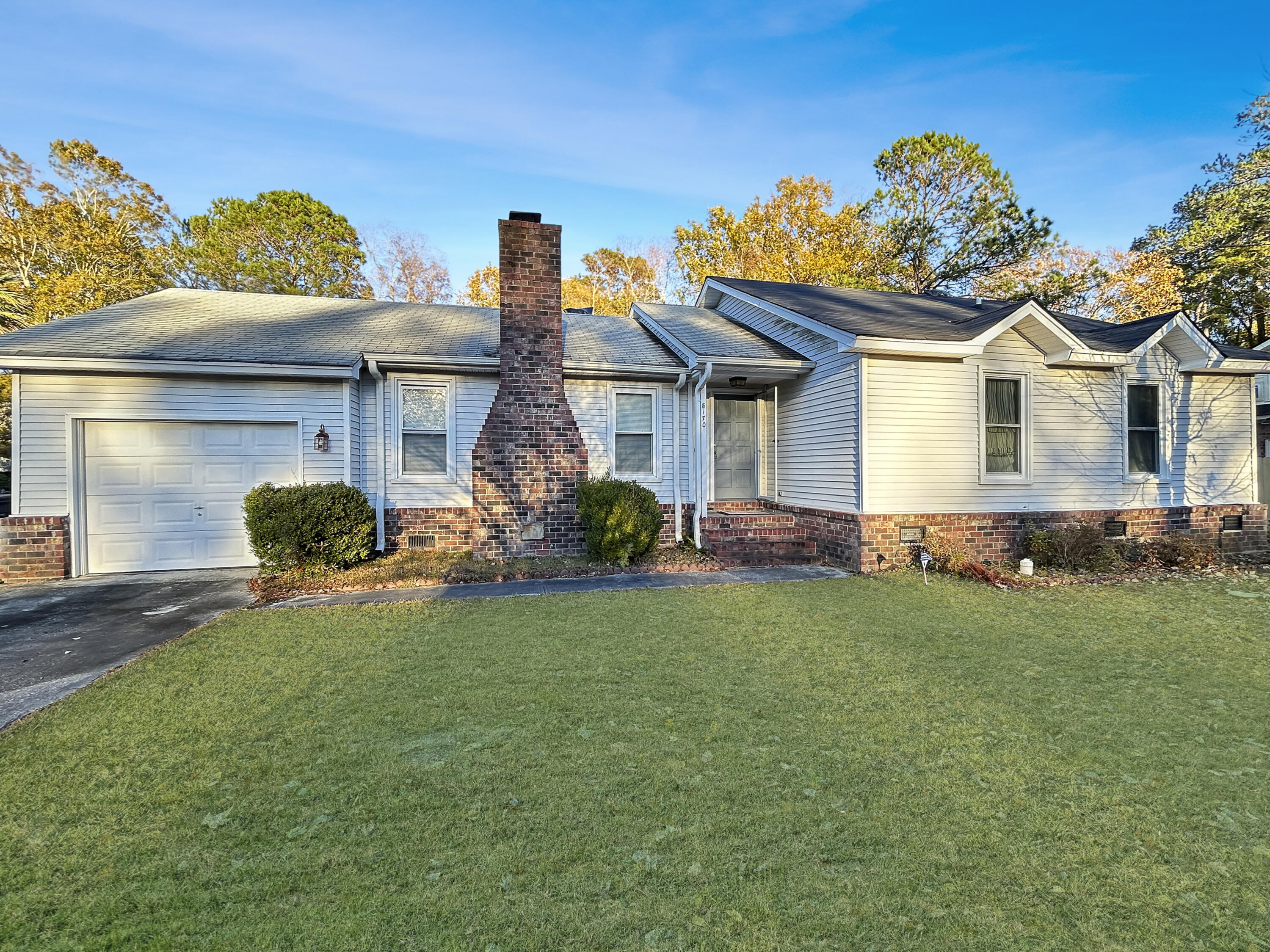 8170 Wainwright Road North Charleston, SC 29406 - Photo 1 of 15 81e881852ddc525d17c7513f63d1bd5a6c0adb01
