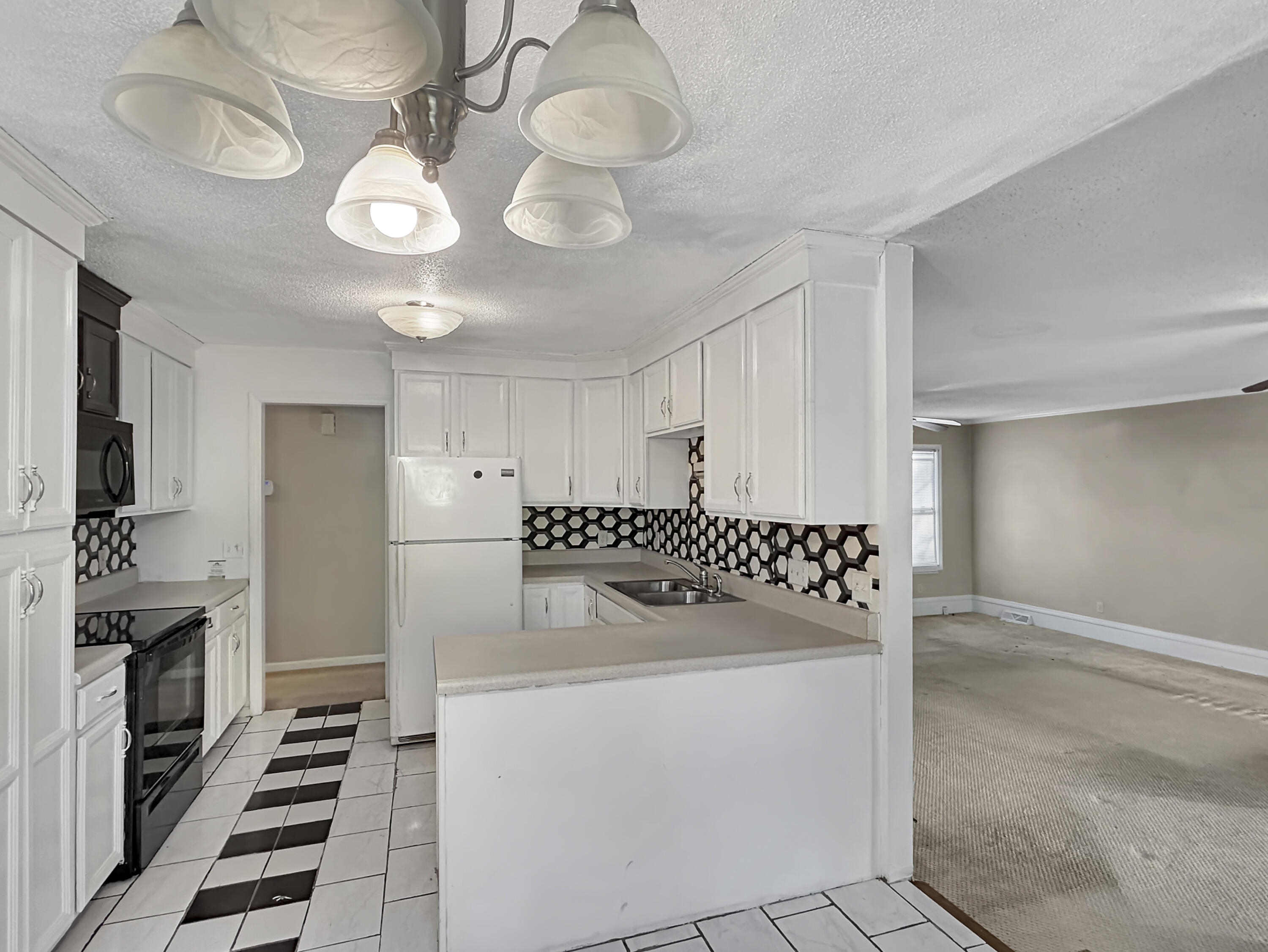 8170 Wainwright Road North Charleston, SC 29406 - Photo 5 of 15 865dbf65247bf6853aec340f6dbd8f7706c58dac