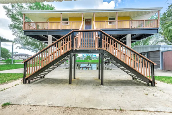 $2,500 | 302 Palm Drive, Unit CR776, Liverpool, TX 77577