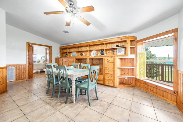 $2,500 | 302 Palm Drive, Unit CR776, Liverpool, TX 77577
