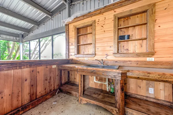$2,500 | 302 Palm Drive, Unit CR776, Liverpool, TX 77577