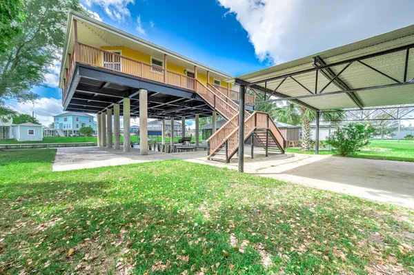 $2,500 | 302 Palm Drive, Unit CR776, Liverpool, TX 77577