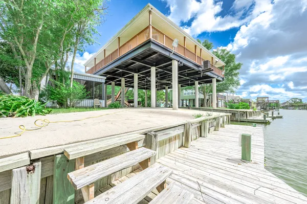 $2,500 | 302 Palm Drive, Unit CR776, Liverpool, TX 77577