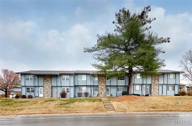 $1,850 | 2402 Savoy Drive, Unit 2402, Lake St. Louis, MO 63367