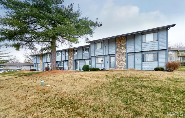 $1,850 | 2402 Savoy Drive, Unit 2402, Lake St. Louis, MO 63367