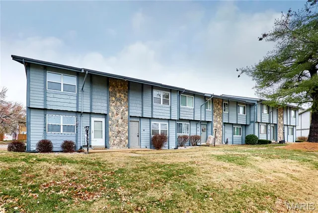$1,850 | 2402 Savoy Drive, Unit 2402, Lake St. Louis, MO 63367