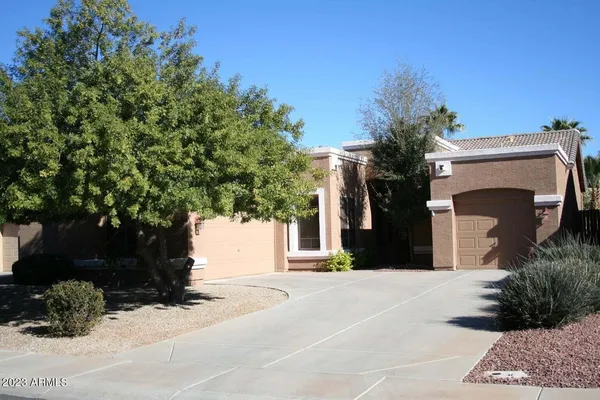 $2,700 | 1805 South Morrison Lane, Gilbert, AZ 85295