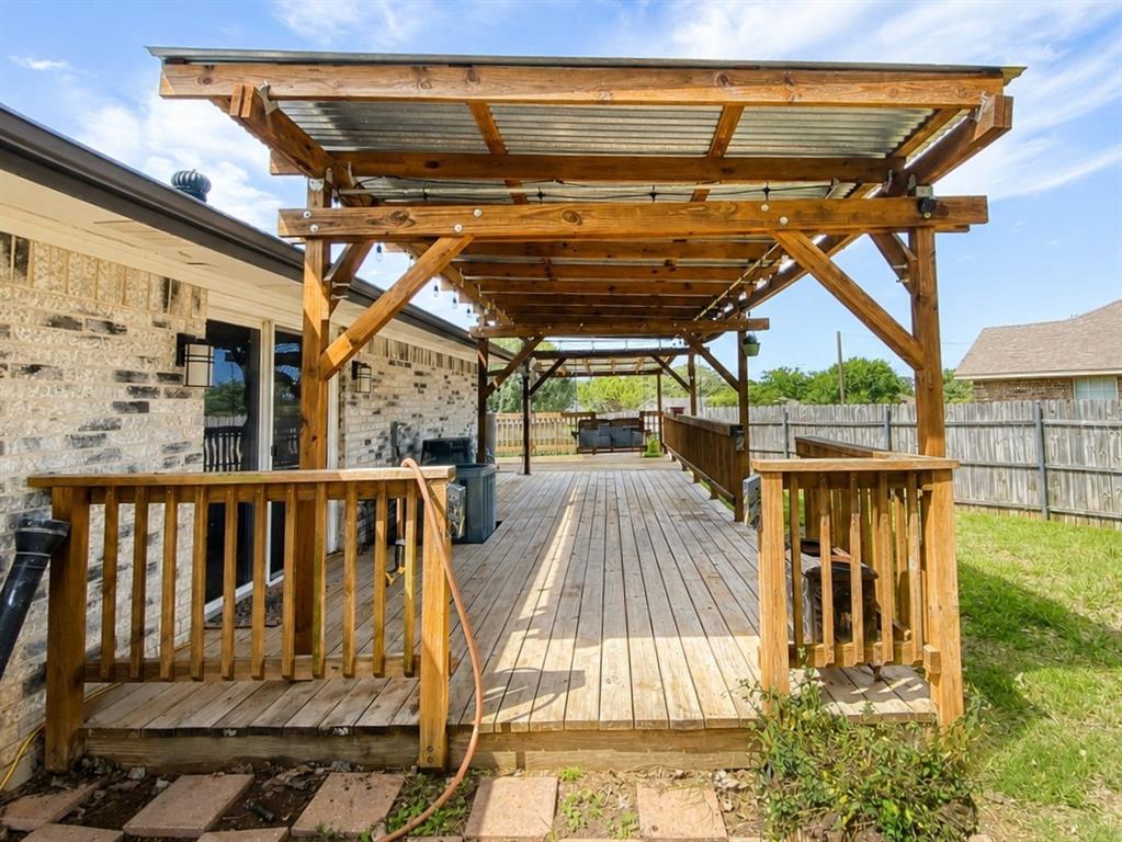 404 Old Mansfield Road Keene, TX 76059 - Photo 21 of 33 Deck