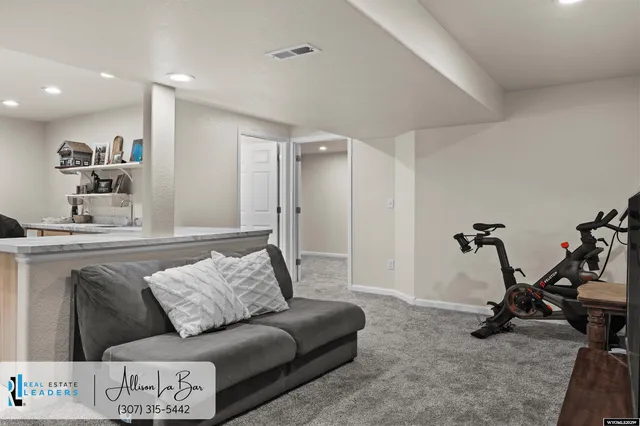 $399,000 | 1096 7th Street, Evansville, WY 82636