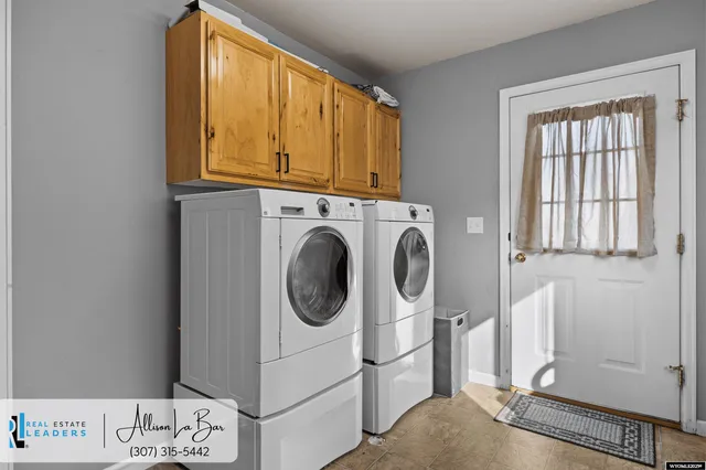 $399,000 | 1096 7th Street, Evansville, WY 82636