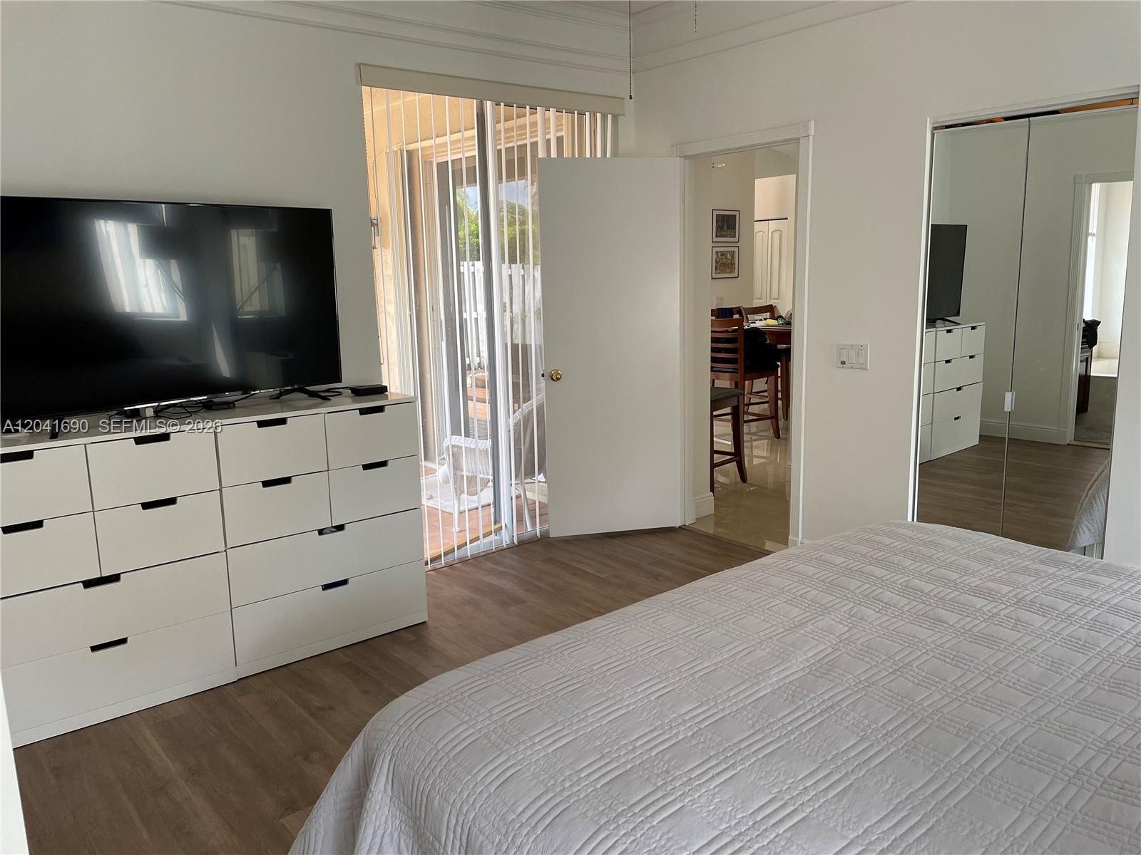 805 Falling Water Road Weston, FL 33326 - Photo 15 of 30
