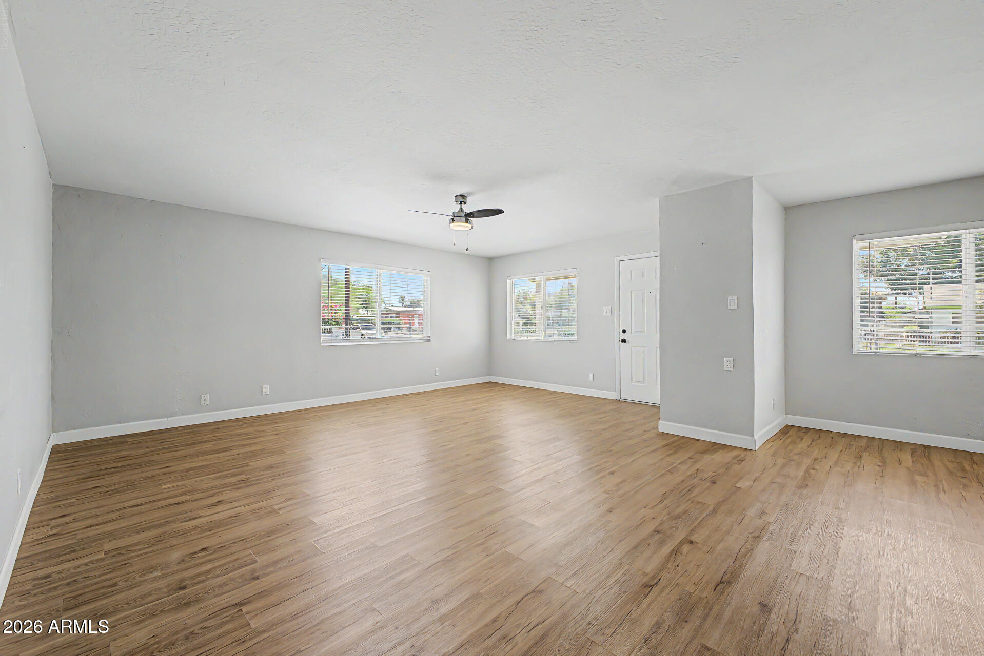 5938 West Ocotillo Road Glendale, AZ 85301 - Photo 4 of 19