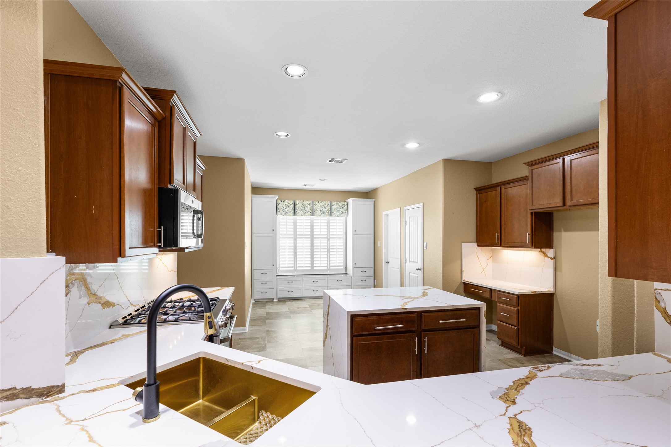 3317 Oak Dale Way Seabrook, TX 77586 - Photo 11 of 40