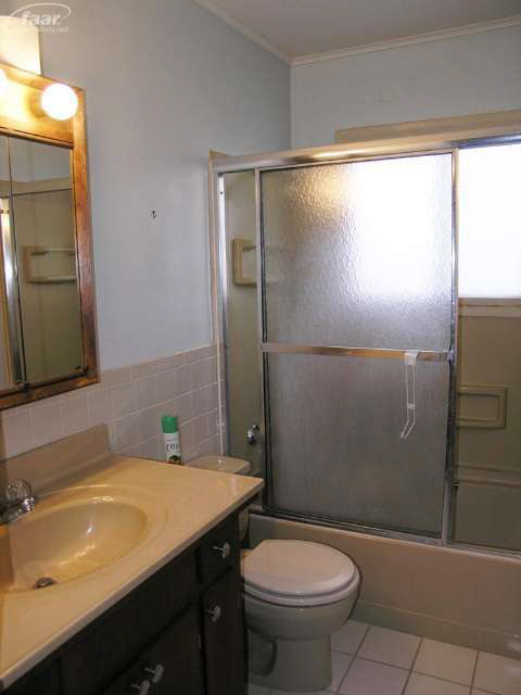 4323 Torrey Road Flint, MI 48507 - Photo 13 of 22 20387543-12.JPG