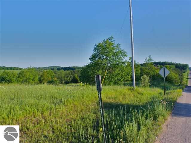4950 South Schomberg Road Cedar, MI 49621 - Photo 35 of 35 1748123-37.JPG