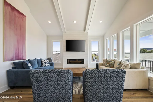 $1,750,000 | 66 East 2nd Street, Ocean Isle Beach, NC 28469