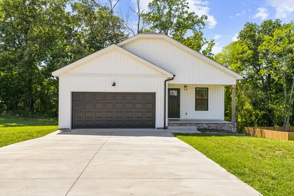 $415,000 | 1253 Angus Way, Greenbrier, TN 37073