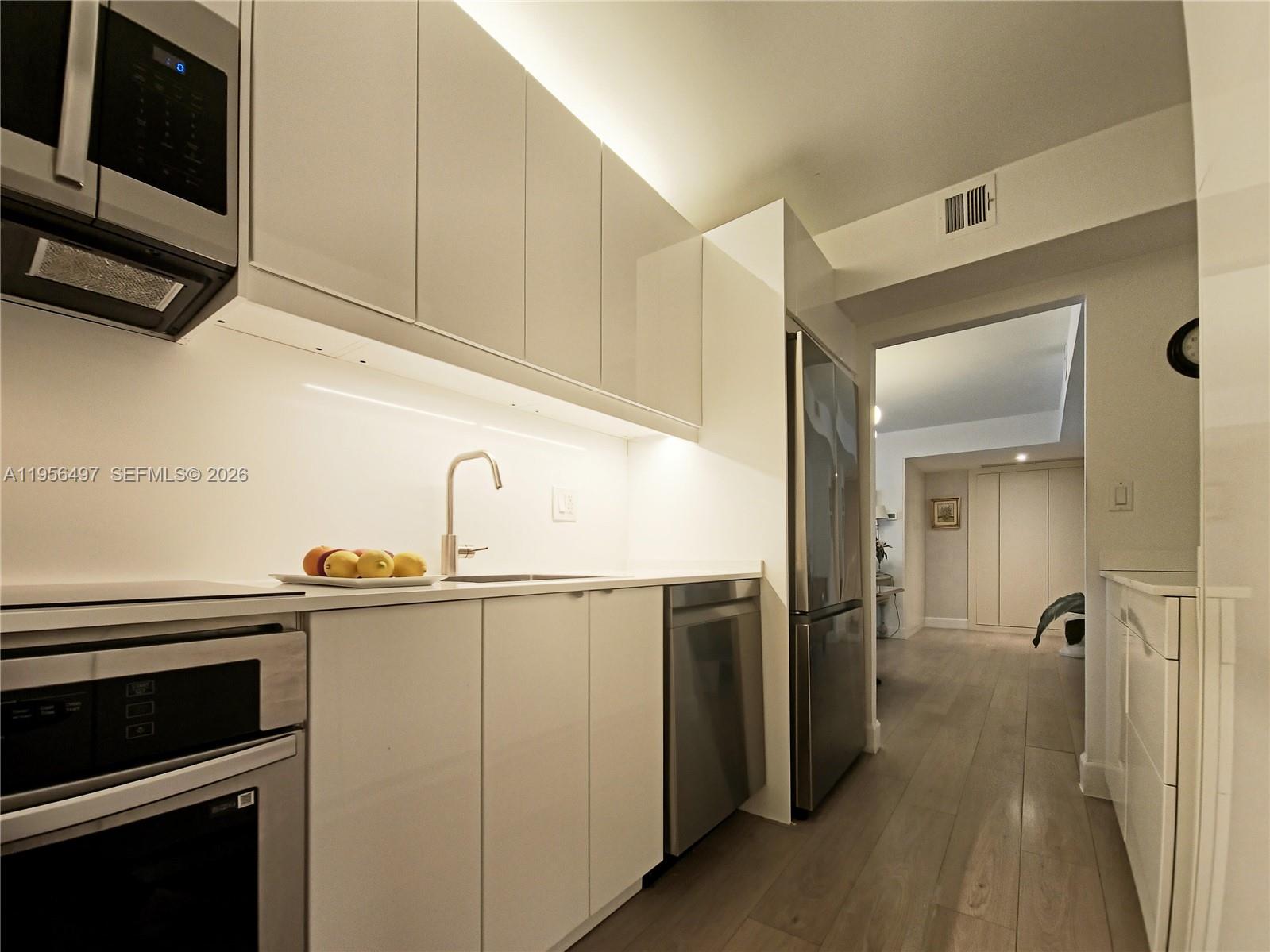 2333 Brickell Avenue, Unit 1507 Miami, FL 33129 - Photo 10 of 25