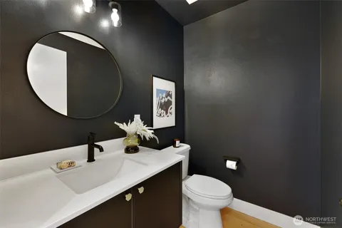 $825,000 | 527 B Northeast 89th Street, Seattle, WA 98115
