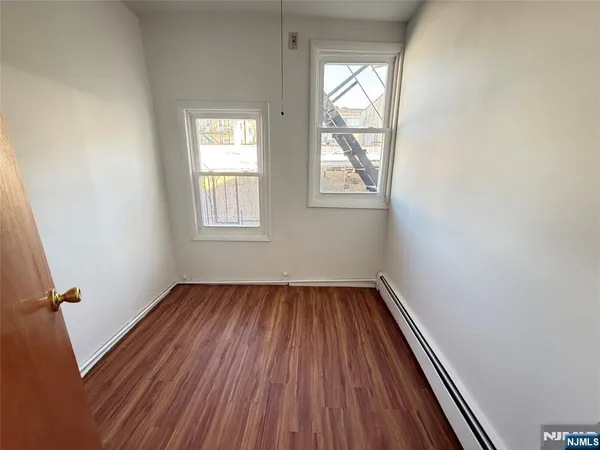 $2,100 | 102 Union Street, Unit 2A, Newark, NJ 07105