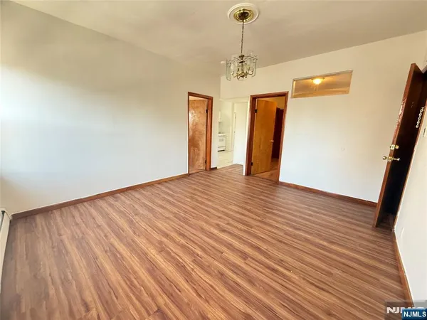 $2,100 | 102 Union Street, Unit 2A, Newark, NJ 07105