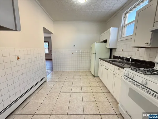 $2,100 | 102 Union Street, Unit 2A, Newark, NJ 07105