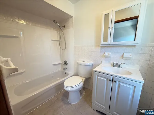 $2,100 | 102 Union Street, Unit 2A, Newark, NJ 07105