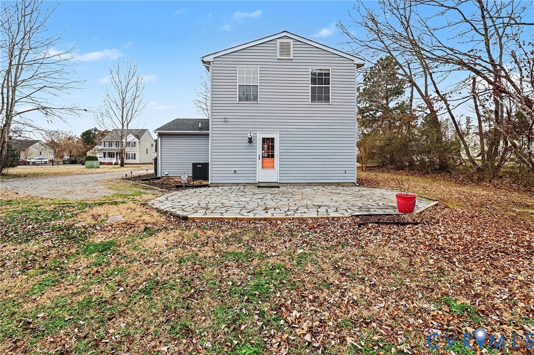 993 Chelsea Run West Point, VA 23181 - Photo 4 of 18