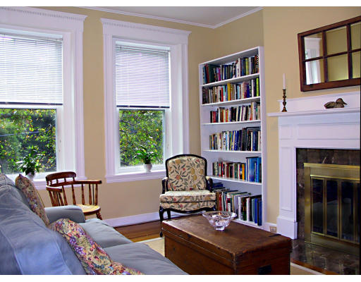 20 Parkway Road, Unit 3 20 Brookline, MA 02445 - Photo 3 of 4 Gallery Image 3