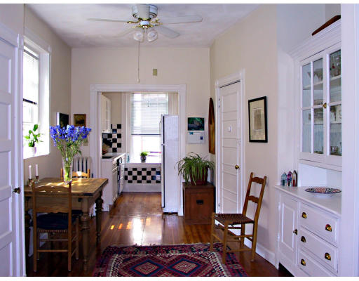 20 Parkway Road, Unit 3 20 Brookline, MA 02445 - Photo 4 of 4 Gallery Image 4