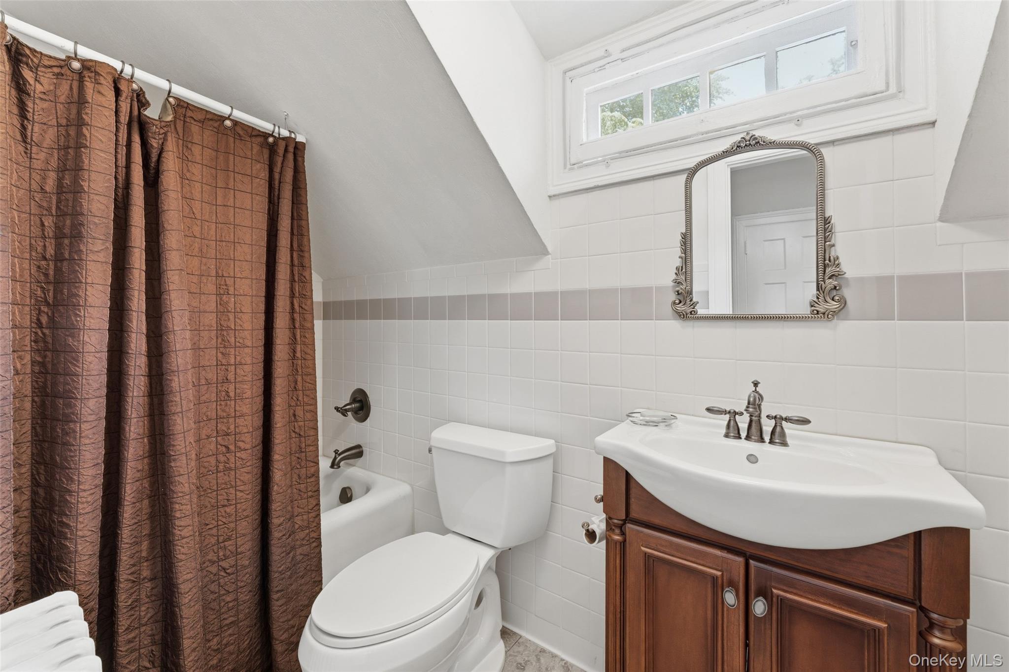 30 Birchbrook Road Bronxville, NY 10708 - Photo 24 of 34 En-Suite Bathroom.